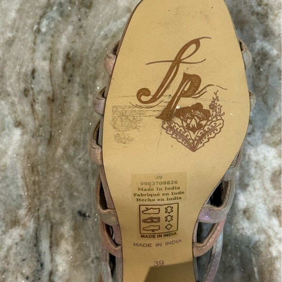 Women’s FREE PEOPLE Collette cinched heeled sandal- rainbow metallic. Size 39 - Picture 10 of 10